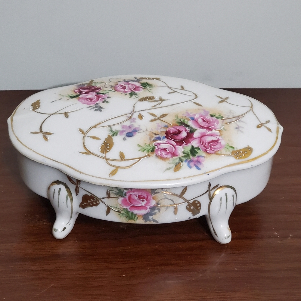 VintagArnart Trinket Box - Lidded And Footed Porcelain Pink Roses Trinket Dish -